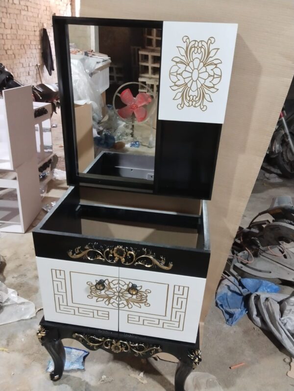Vanities Lavish 23
