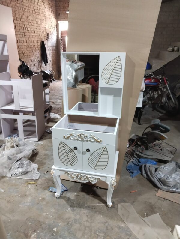 Vanities Lavish 25