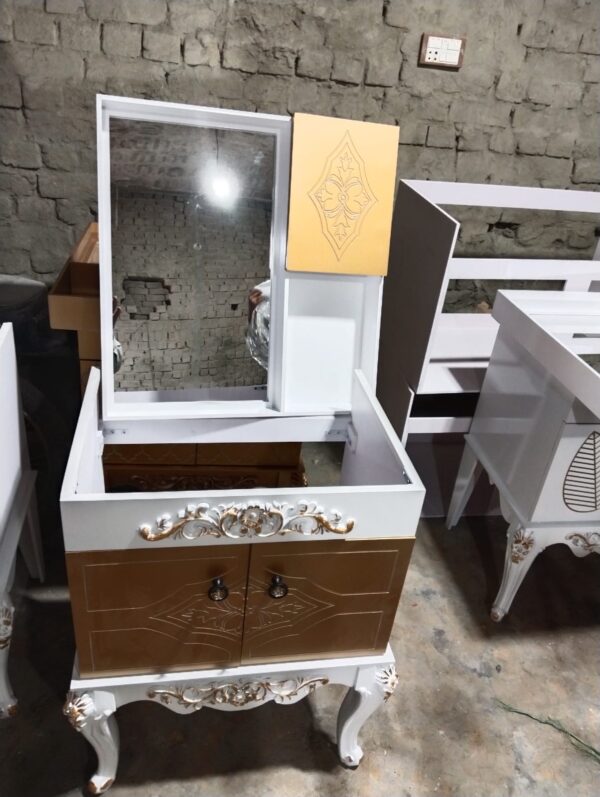 Vanities Lavish 29