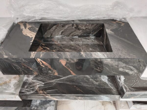 Vanities Lavish 4