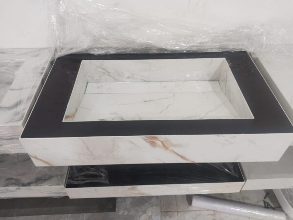 Vanities Lavish 18