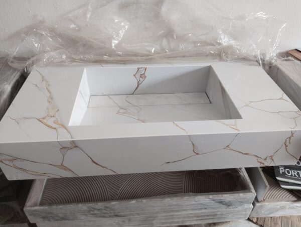 Vanities Lavish 16